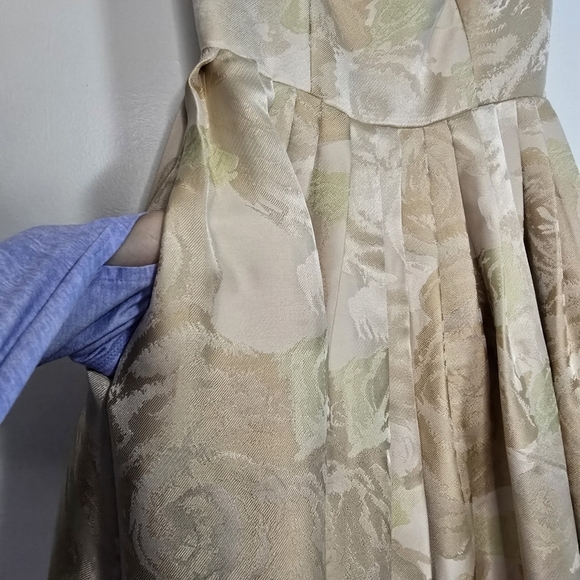 Adrianna Papell gold Rosette Gown with pockets floor lenght full skirt - Picture 6 of 16